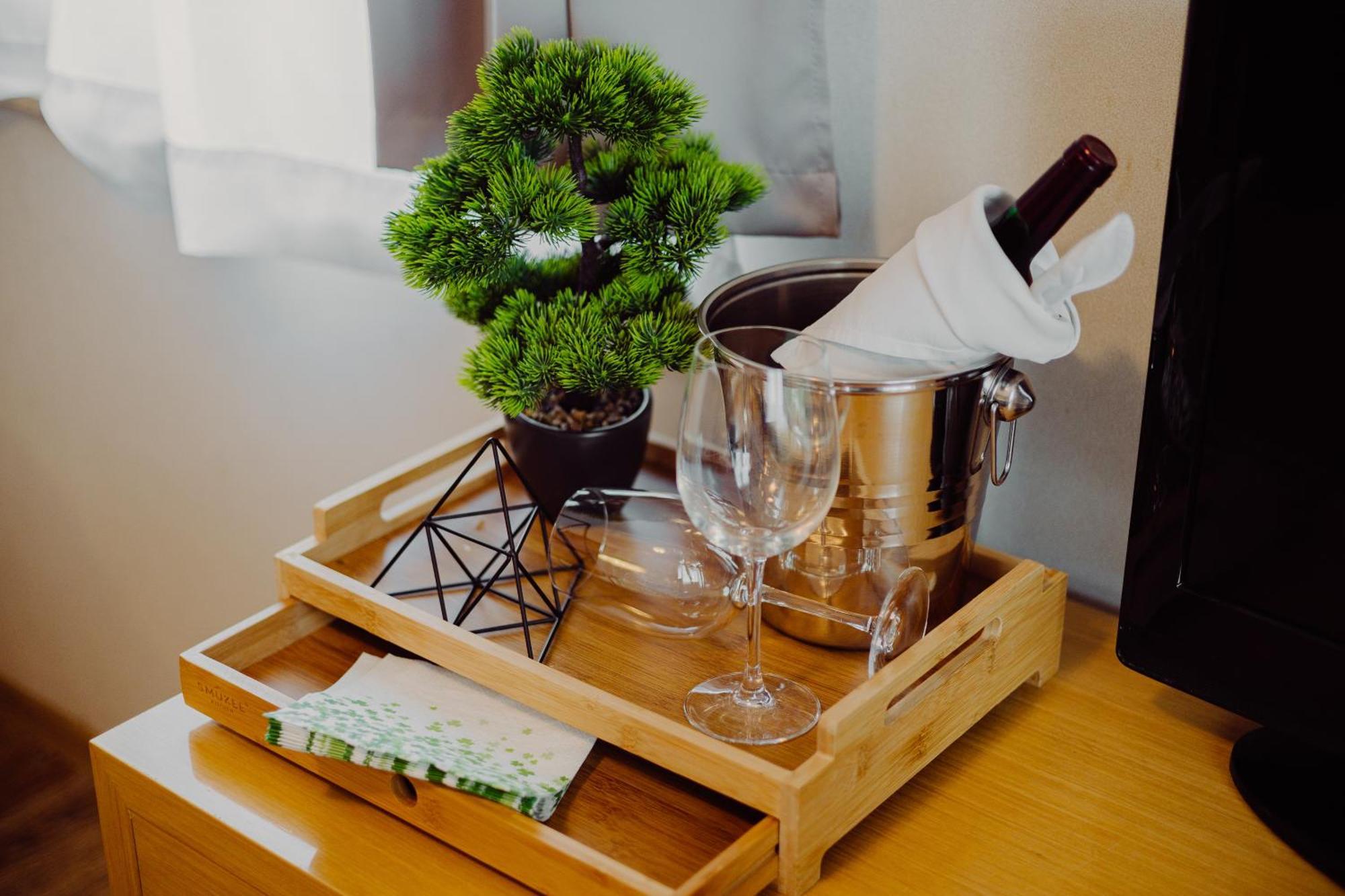 Hotel Bonsai Niemcza Esterno foto